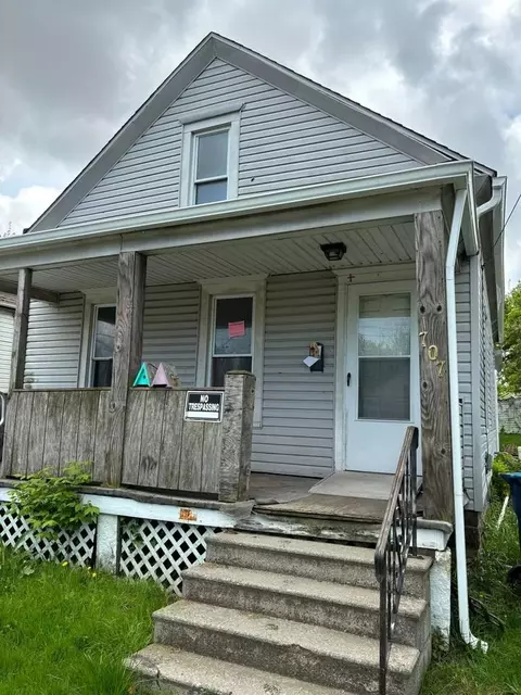 707 W 18th St, Lorain, OH 44052