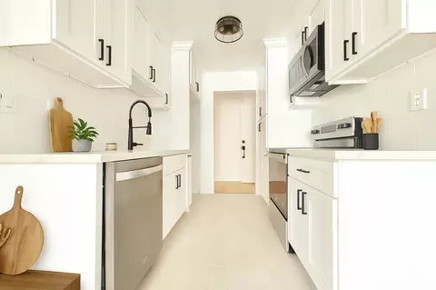 930 S Shenandoah St #4, Los Angeles, CA 90035