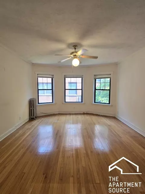 802 Sherman Ave #2, Evanston, IL 60202