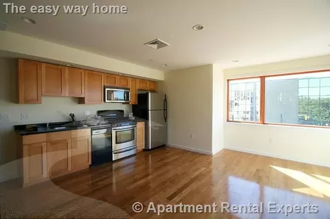 2 Beech St #304, Cambridge, MA 02140