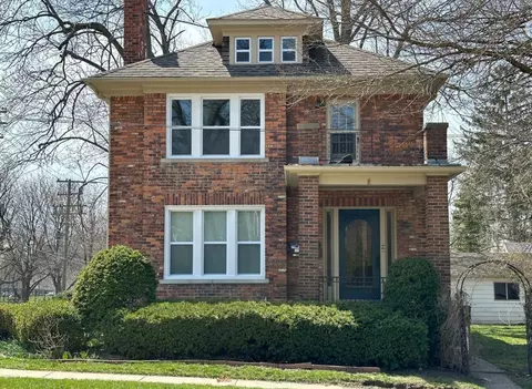 139 Ridge Rd, Grosse Pointe Farms, MI 48236