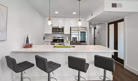 909 Reinli St #214, Austin, TX 78751
