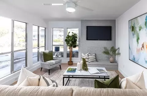 909 Reinli St #304, Austin, TX 78751