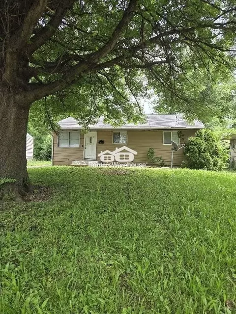10732 Spring Garden Dr, Glasgow Village, MO 63137
