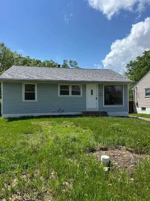 10523 Prestwick Dr, Glasgow Village, MO 63137