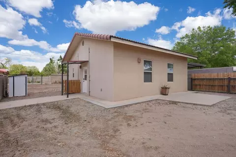 707 Alameda Blvd NW, North Valley, NM 87114