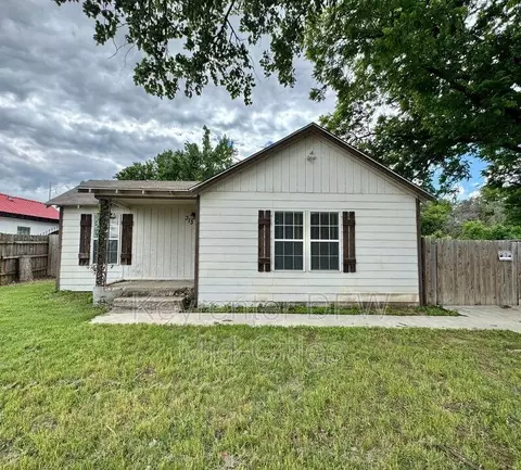 313 Worthview Dr, River Oaks, TX 76114