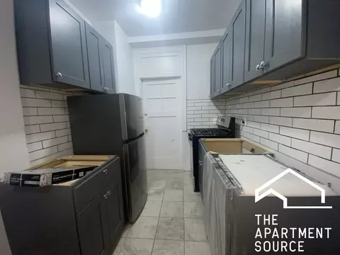 1365 W Estes Ave #2P, Chicago, IL 60626