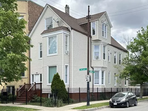3400 W Mclean Ave #3, Chicago, IL 60647