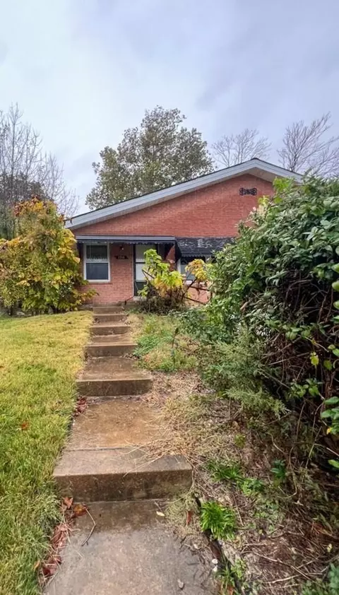 2715 Darla Ct, Jennings, MO 63136