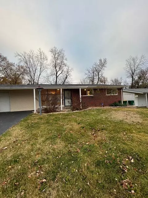 10322 Monarch Dr, Castle Point, MO 63136