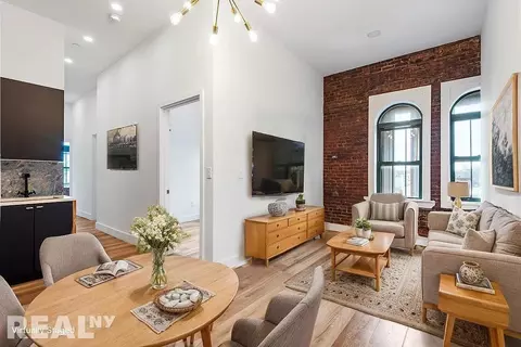 16 Howard Ave #4D, Brooklyn, NY 11221