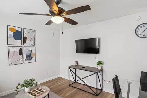 holland ave, Dallas, TX 75219