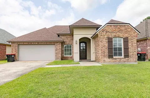 308 Forest Creek Dr, Scott, LA 70583