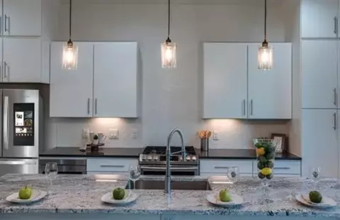 422 W 9th St #455, Dallas, TX 75208