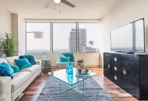 1525 Elm St #7002, Dallas, TX 75201