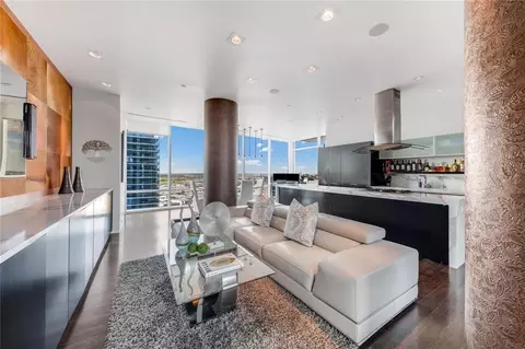 2430 Victory Park Ln #127, Dallas, TX 75219