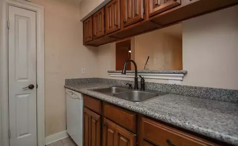 3500 Tangle Brush Dr #15.39, The Woodlands, TX 77381