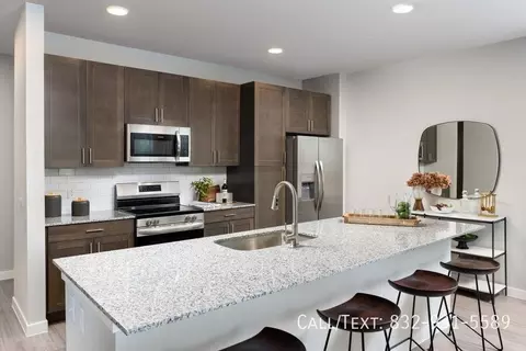 11000 Greenhouse Rd #APD, Cypress, TX 77433