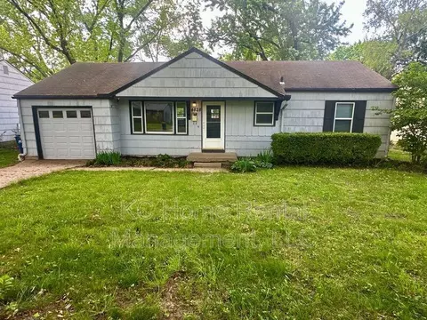 4828 W 62nd Ter, Mission, KS 66205
