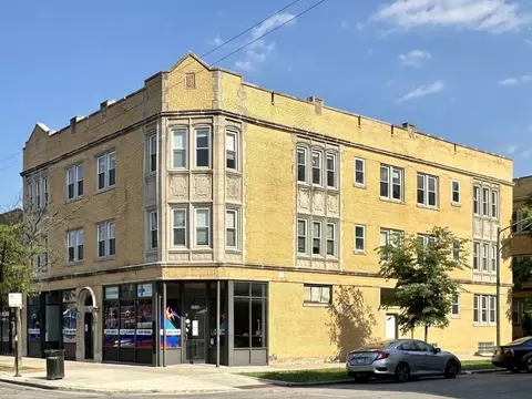 3533 W Fullerton Ave #3, Chicago, IL 60647