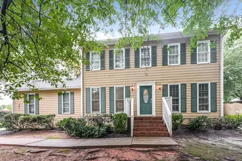 2481 Meadowglen Trl, Snellville, GA 30078