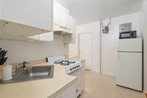 e 93rd st, New York, NY 10128