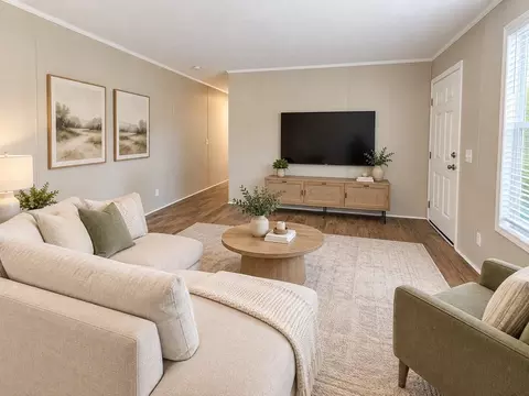 3709 Juniper St #824, Clarkston, MI 48348