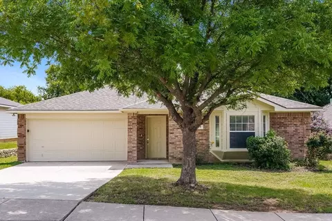 908 Chase Ln, Denton, TX 76209