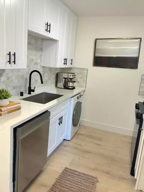 17412 Dairyview Cir #B, Huntington Beach, CA 92647