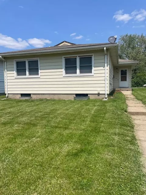 137 Western Ave, Waterloo, IA 50701