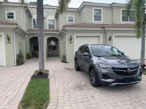1455 Mariposa Cir #104, Naples, FL 34105