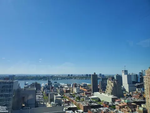 247 W 46th St #3301, New York, NY 10036