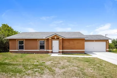 577 Pierre Cir, Lehigh Acres, FL 33974