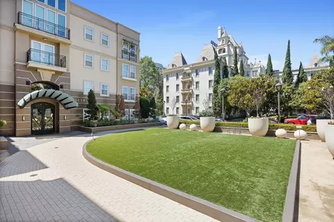 6138 Franklin Ave, Los Angeles, CA 90028