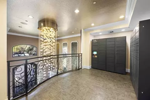 6138 Franklin Ave, Los Angeles, CA 90028