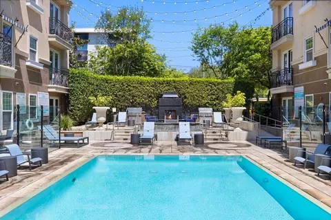6138 Franklin Ave, Los Angeles, CA 90028