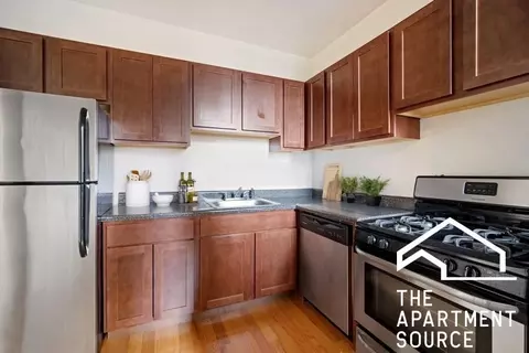 n pine grove ave, Chicago, IL 60613