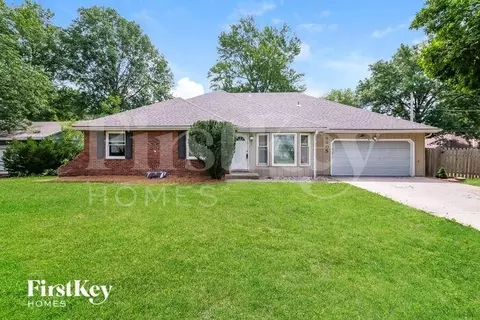 8605 Maywood Ave, Raytown, MO 64138