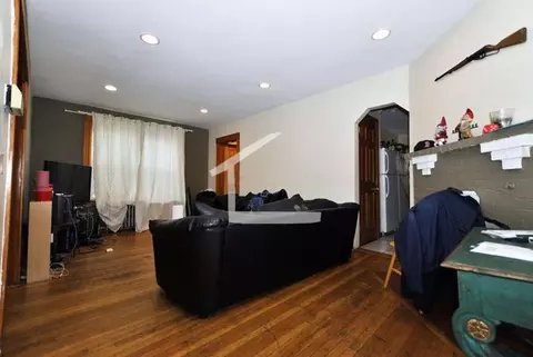 31 S Crescent Circuit, Boston, MA 02135