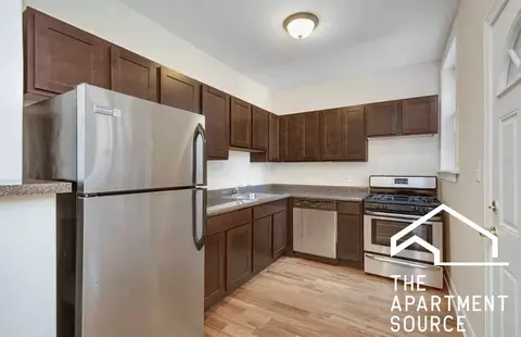 w cornelia ave, Chicago, IL 60657