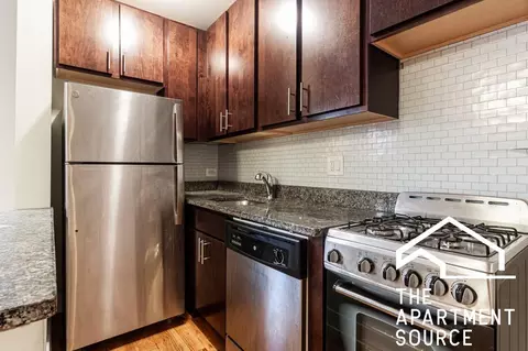 821 W Cornelia Ave #113, Chicago, IL 60657