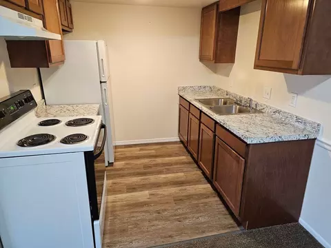 2829 Eldora Dr #10, Toledo, OH 43613