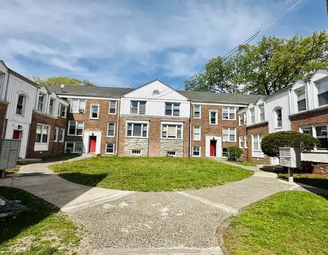 194 Park Ave #5A2, East Orange, NJ 07017