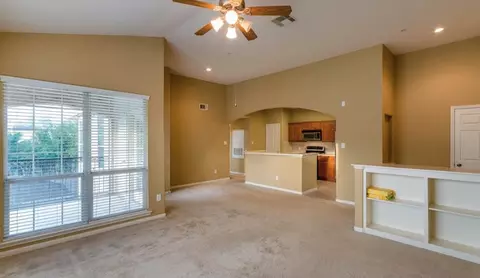6607 Lake Woodlands Dr #339, The Woodlands, TX 77382