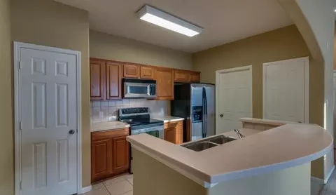6607 Lake Woodlands Dr #142, The Woodlands, TX 77382