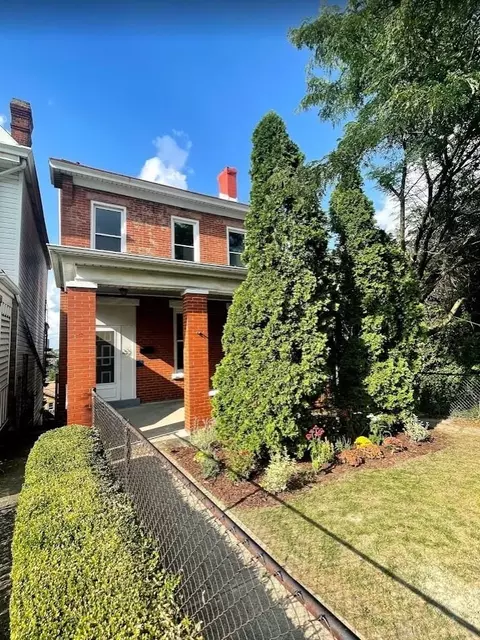 221 Orchard Pl, Pittsburgh, PA 15210