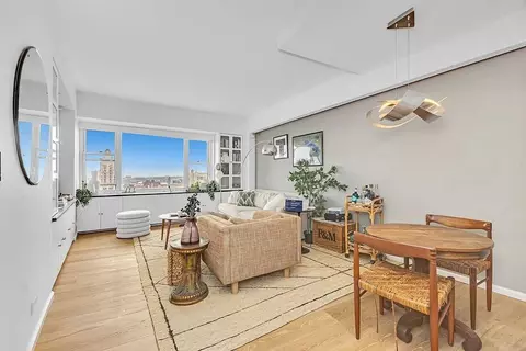 60 E 8th St #26D, New York, NY 10003