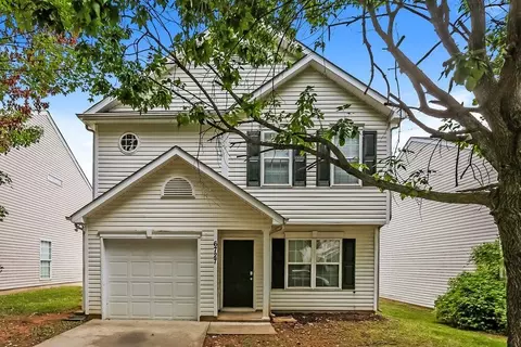 6727 Hidden Forest Dr, Charlotte, NC 28213