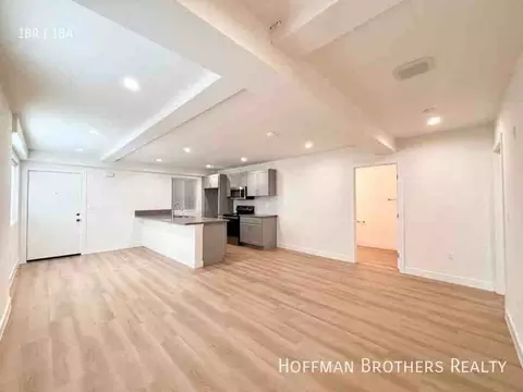 6738 Independence Ave #106, Los Angeles, CA 91303